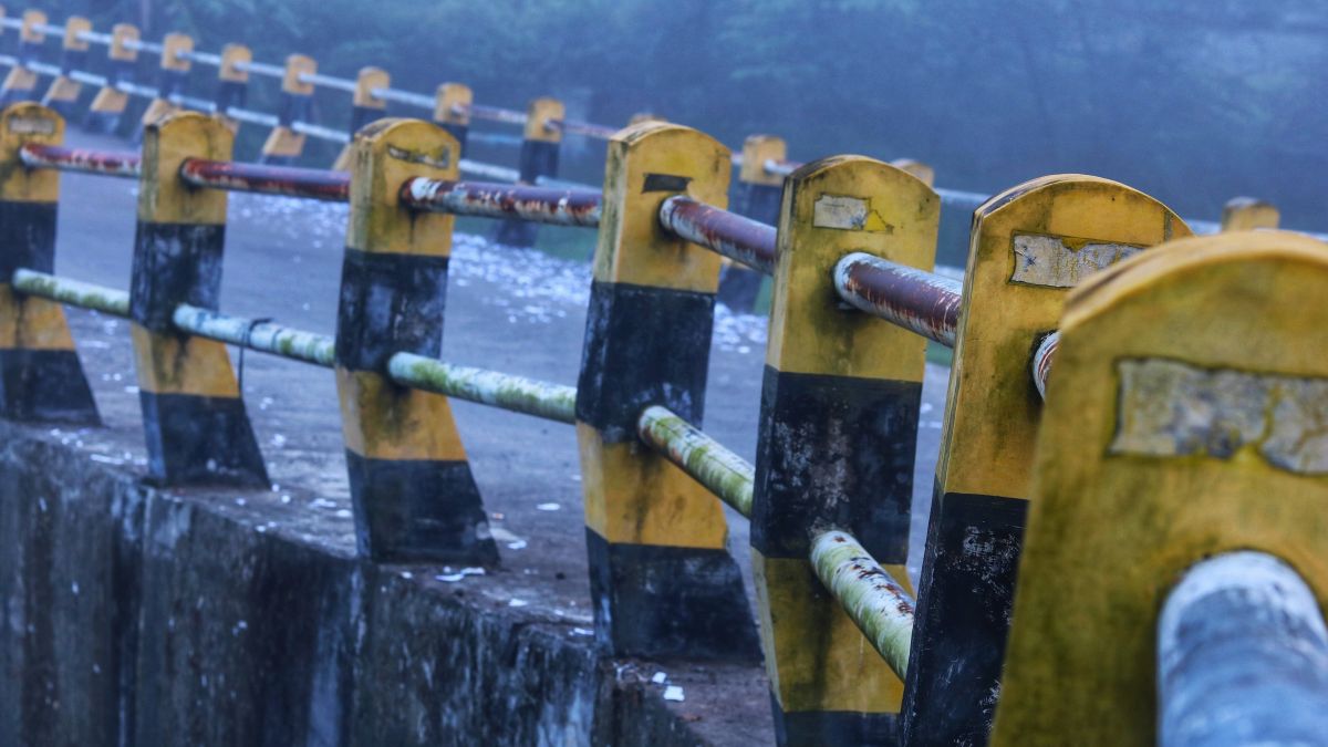 railings safeguarding bridge